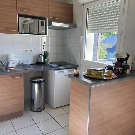 T2 En Avec Piscine Commune