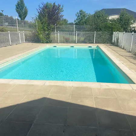 T2 En Avec Piscine Commune 아파트